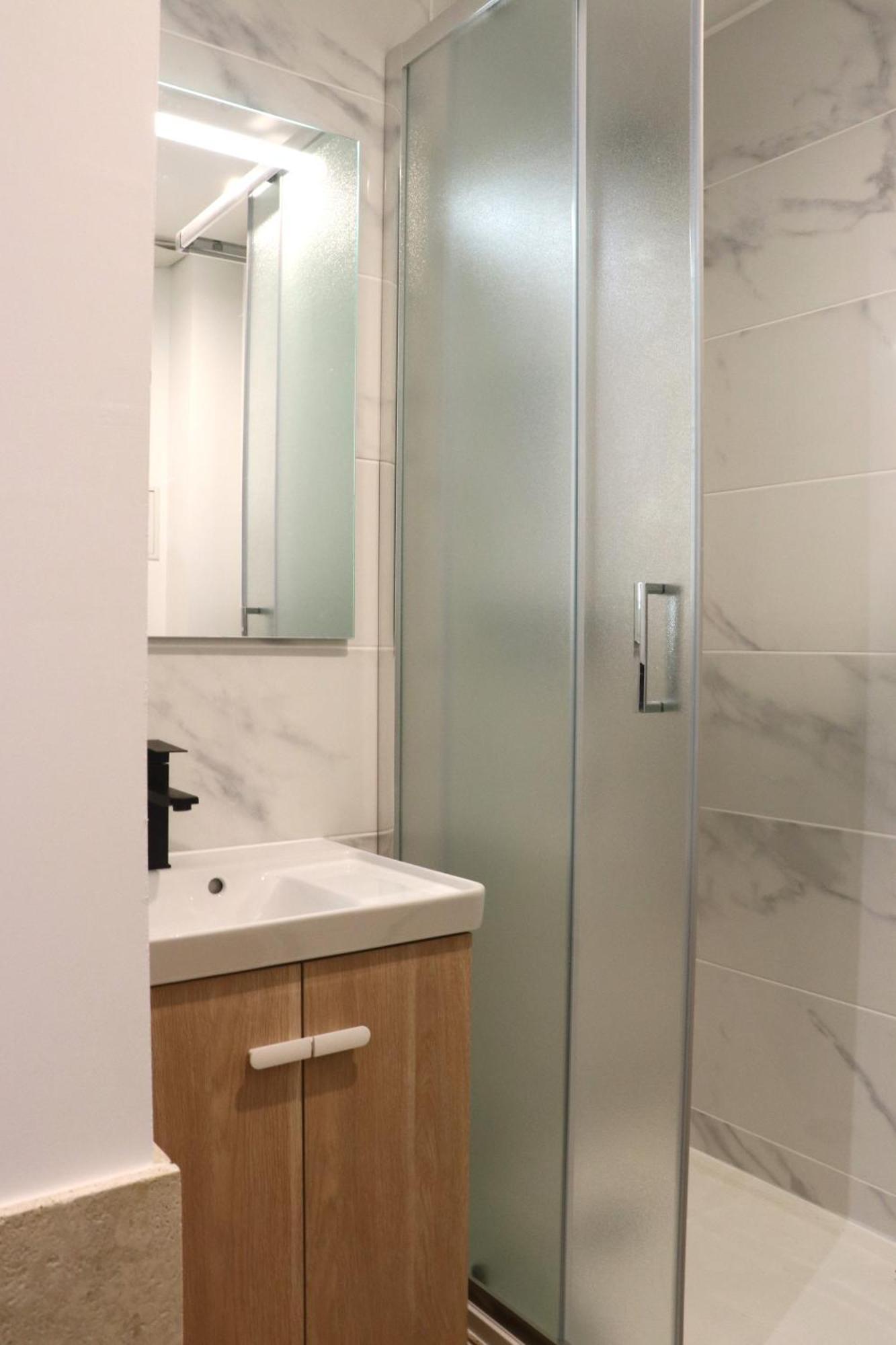 Superbes Appartements Modernes Et Neufs Bagnols-sur-Cèze Exteriör bild