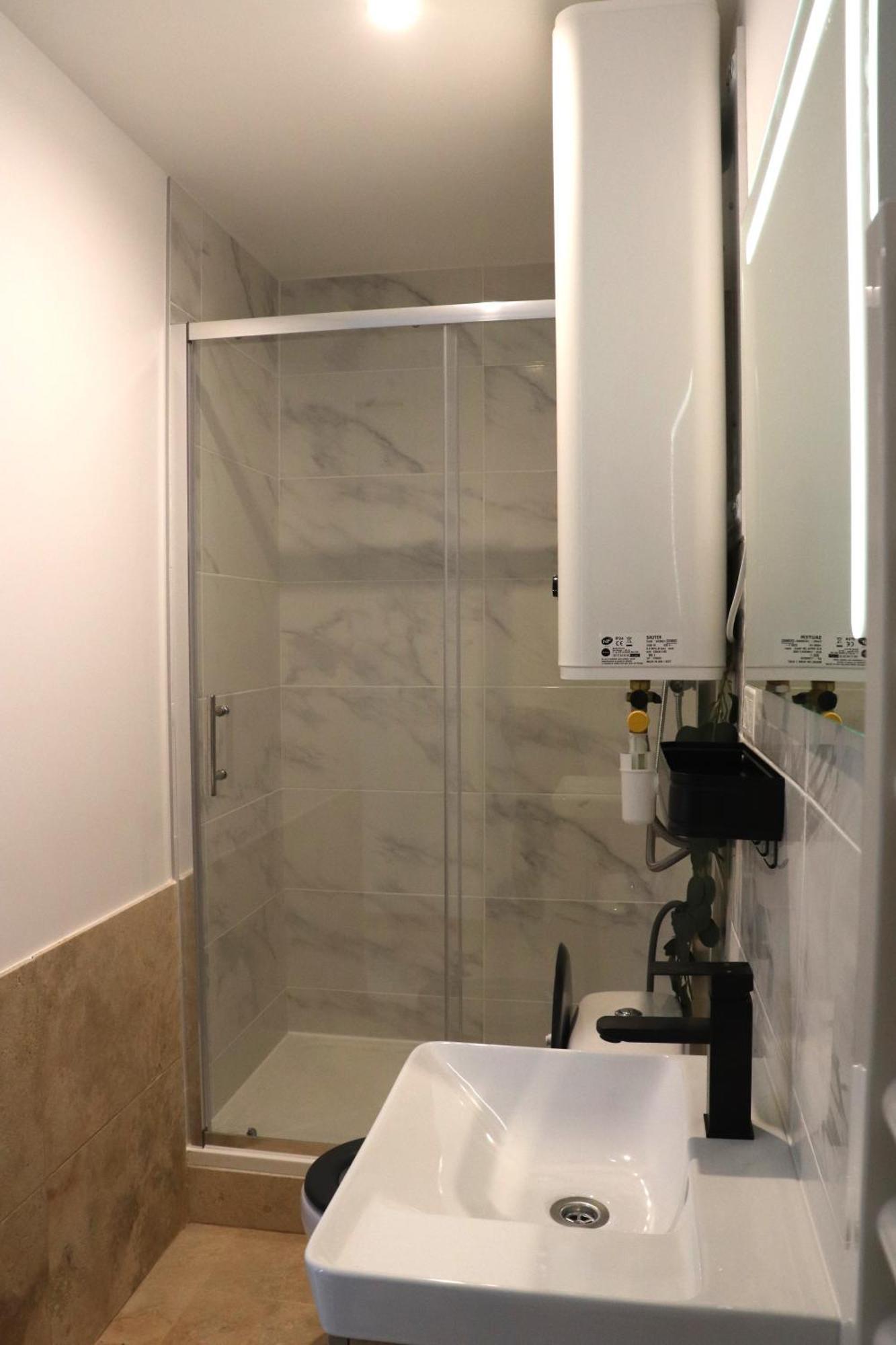 Superbes Appartements Modernes Et Neufs Bagnols-sur-Cèze Exteriör bild